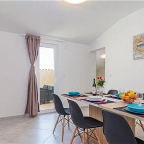 6 bedroom villa with pool near Pula, sleeps 12
